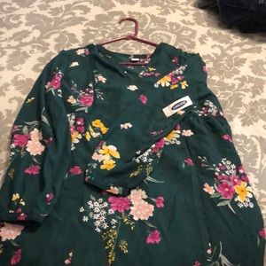 Knee length boho dress... emerald green w/slip